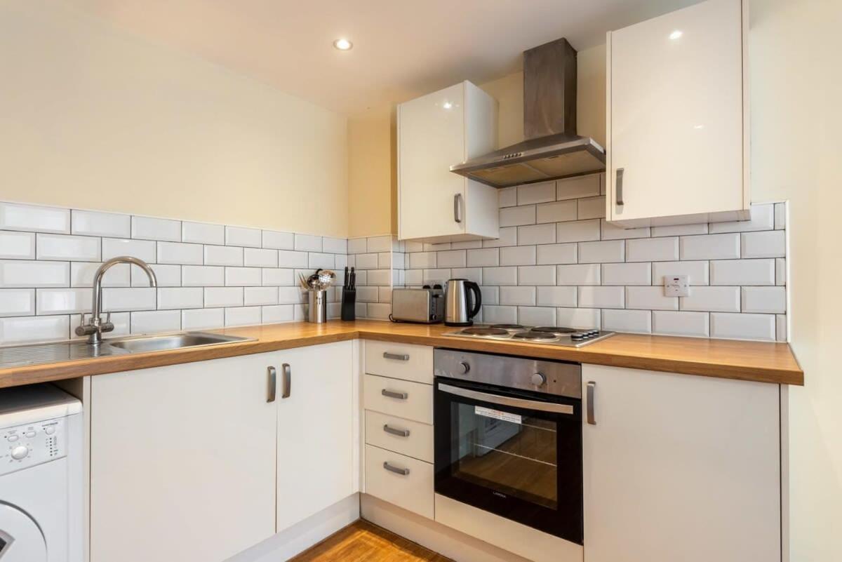 Bright 1 Bedroom Budget Flat In Central Pontefract Exterior foto