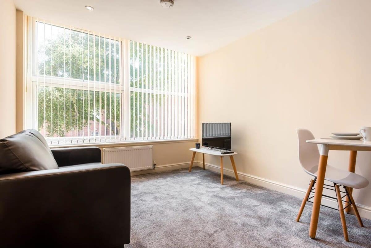 Bright 1 Bedroom Budget Flat In Central Pontefract Exterior foto